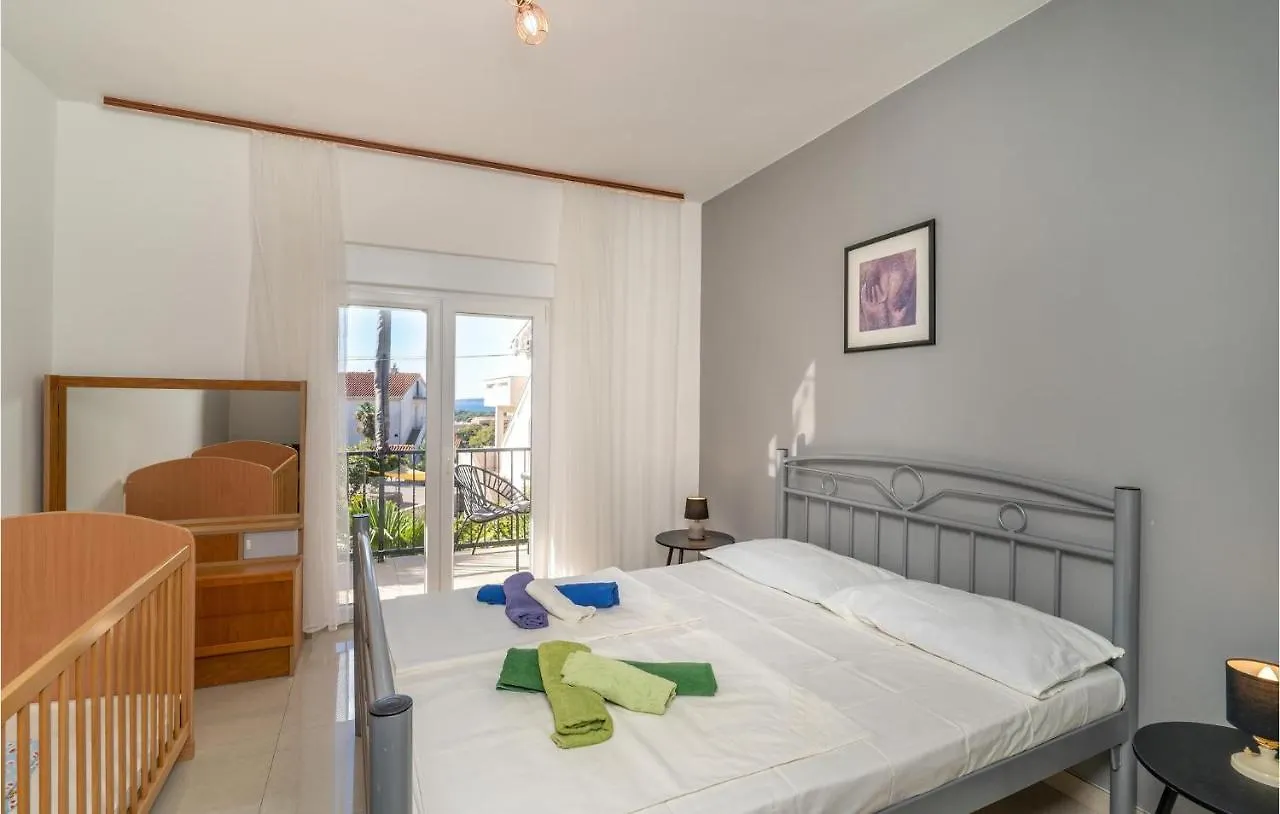 Cozy Apartment In Krk With Kitchen Krk Town 0*,